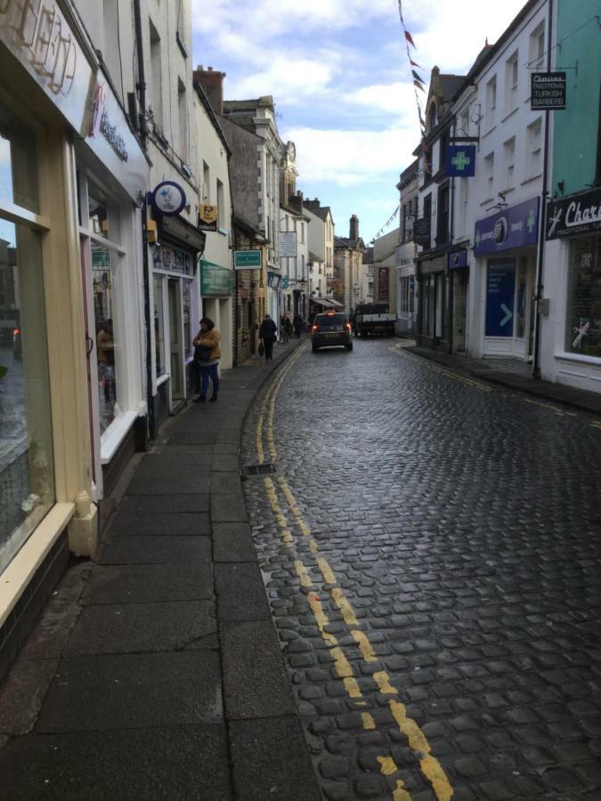 2 Leather Lane Улверстон Экстерьер фото
